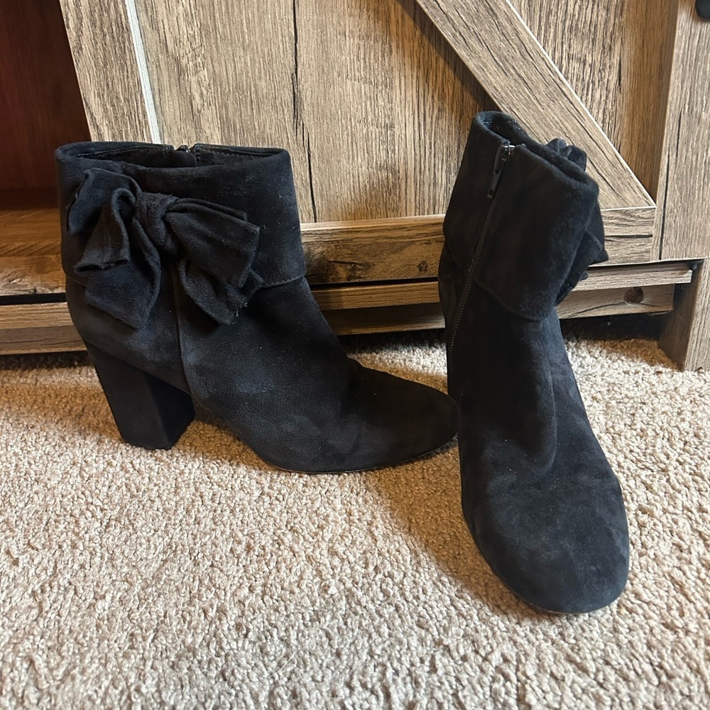 Kate Spade Suede Ankle Booties Bow Black Size 8 Women’s Business Holiday Travel